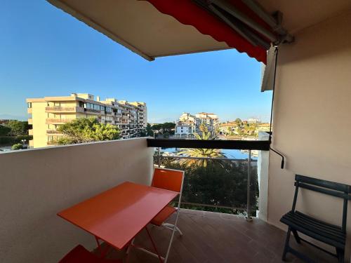 Appartement studio vue sur la Marina