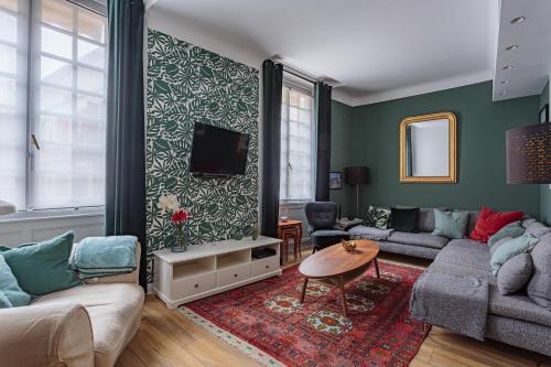 REPUBLIQUE Plein centre historique et à 2 pas de la grande plage