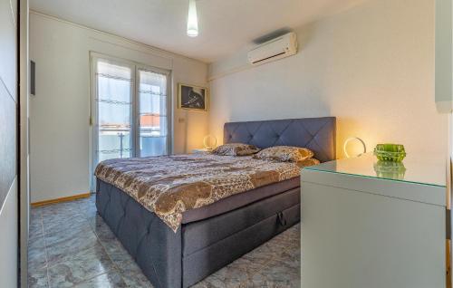 Beach Front Home In Medulin With Wifi