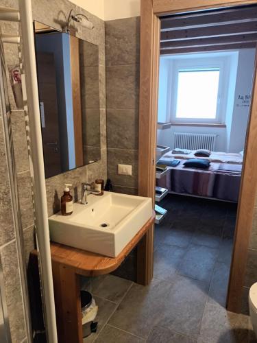 Koupelna v ubytování Foresteria B&B Vecchiascuola Pianazzola