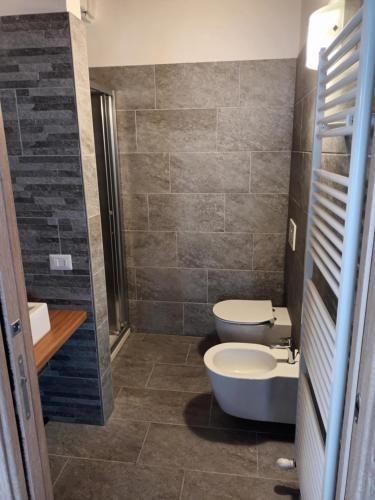 Koupelna v ubytování Foresteria B&B Vecchiascuola Pianazzola