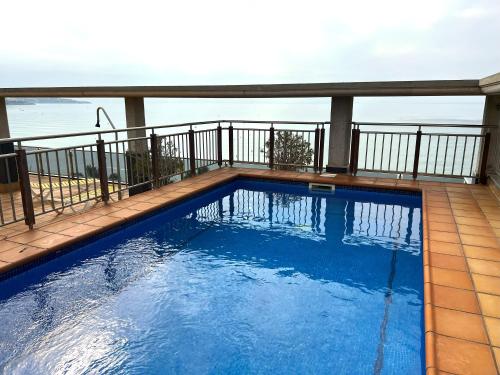 Bazén v ubytování Apartamentos las Palmas VII Family only nebo v jeho okolí