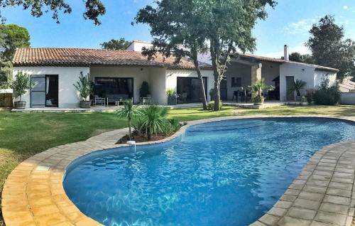 Πισίνα στο ή κοντά στο Villa Des Vincenty