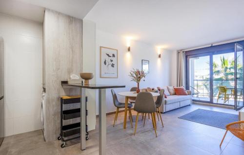 Χώρος καθιστικού στο 1 Bedroom Lovely Apartment In Denia