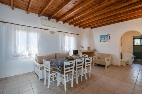Area soggiorno di Maria's Village Two Bedroom House 1