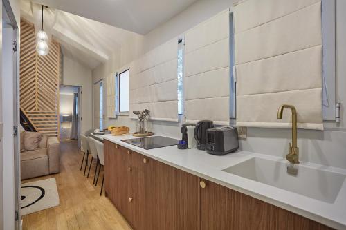 Apartment Center of Paris by Studio prestige