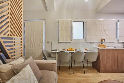 Apartment Center of Paris by Studio prestige