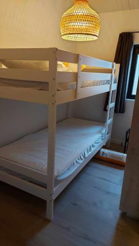 Двох'ярусне ліжко або двоярусні ліжка в номері Juffertje in't groen