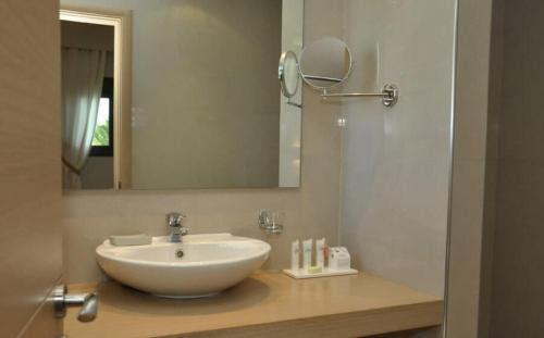 Koupelna v ubytování Ionian Coco Palm Beach Villas