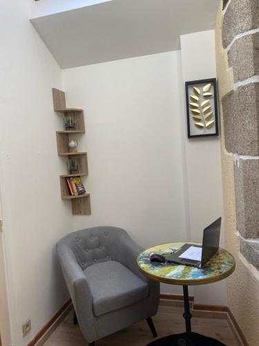Photo de la galerie de l'établissement Grand appartement, à Chaudes-Aigues