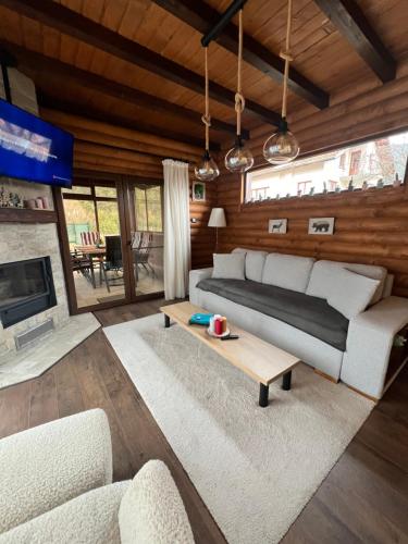 Χώρος καθιστικού στο Guest House Recharge