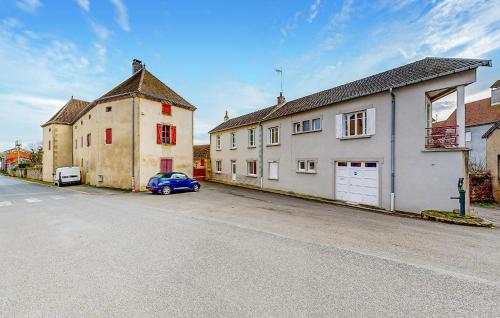 Gorgeous Apartment In Issy-Lévêque