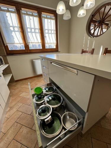 Kuchyň nebo kuchyňský kout v ubytování Cerqua Rosara Residence