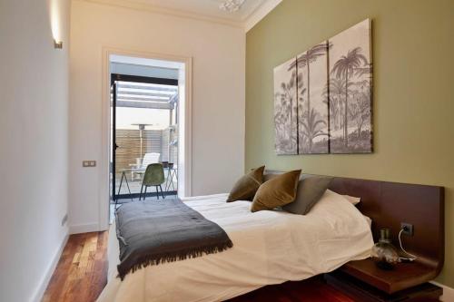 The Collection Barcelona - Classy 3BD - 2BTH with private patio in Eixample