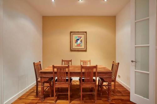 The Collection Barcelona - Classy 3BD - 2BTH with private patio in Eixample