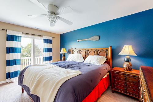 Postel nebo postele na pokoji v ubytování Bayside Resort - 11444 West Sand Cove