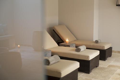 Ruang duduk di Manoir de Surville