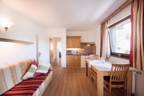 Η κουζίνα ή μικρή κουζίνα στο Hotel Eschenhof & Apartments