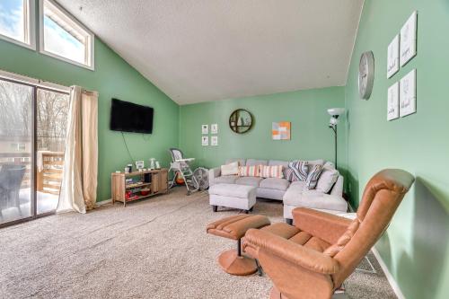 Φωτογραφία από το άλμπουμ του Game Room and Pool Access Pocono Paradise Haven σε Tobyhanna