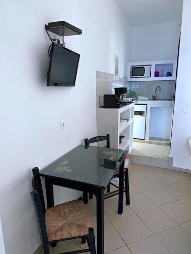 Gallery image of Blue Dolphin Antiparos Villas and Suites in Agios Georgios