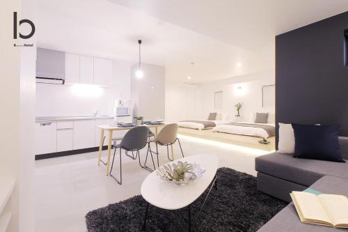 b hotel Heiwaodori 202 - New Apt Famous Hiroshima Hondori for 6p