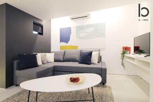 b hotel Heiwaodori 302 - Huge Apt in Famous Hiroshima Dori For 6p