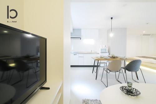 b hotel Heiwaodori 402 - Brand New Apt Famous Hiroshima Dori 6ppl