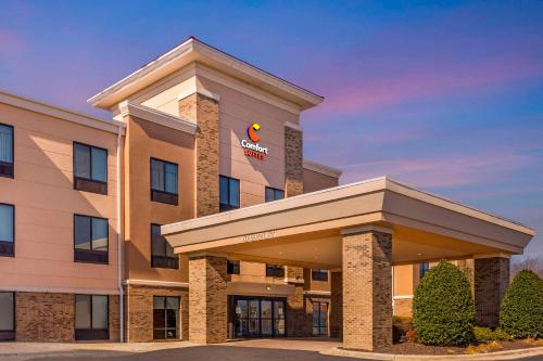 Comfort Suites Whitsett – Photos 3