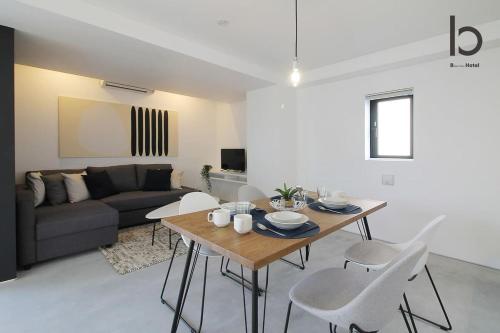 b hotel Heiwaodori 602 - Huge Apt in Famous Hiroshima Dori for 6p