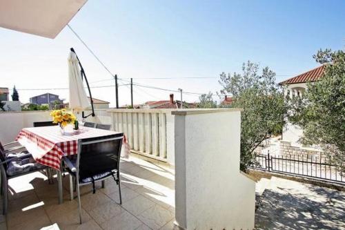 Apartments with parking space Supetar, Brac - 22504
