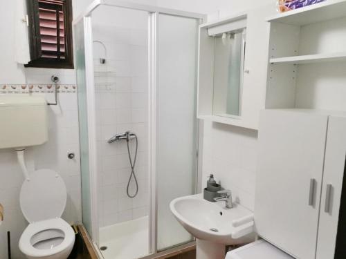 Apartments with parking space Baska, Krk - 22600
