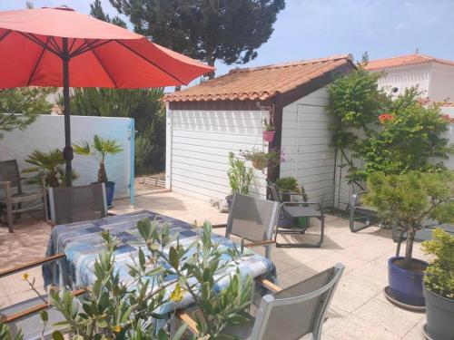 Charmante maison près du golf et plage avec terrasse et parking - FR-1-323-514