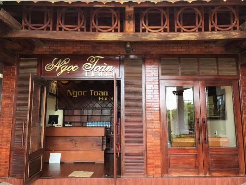 Gallery image of Khách Sạn Ngọc Toàn in Dong Hoi