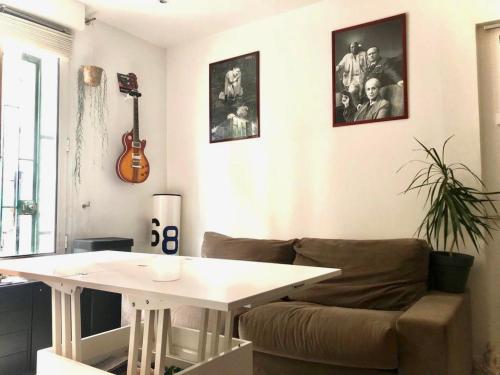 Photo de la galerie de l'établissement Flat in Montmartre La Planquette parking, à Paris