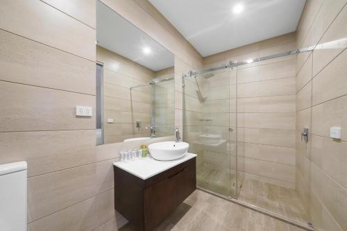 Clarendon Hotel Image