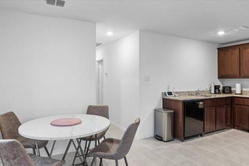 Gallery image of Full new built house, 20 minutes to Dallas in Wilmer