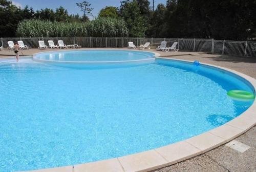 Studio avec piscine à 300m de la mer