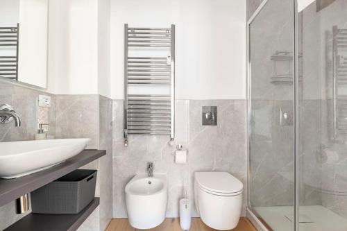A bathroom at Bright Terrace in Milano