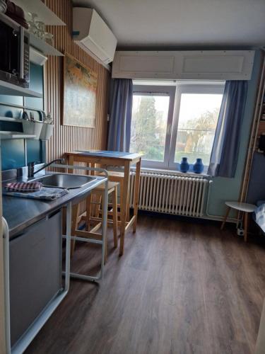 Kuchyň nebo kuchyňský kout v ubytování Adagio 2 Brugge