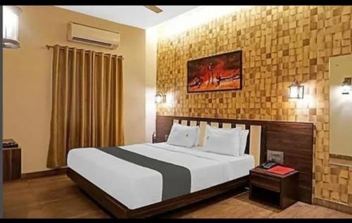 A bed or beds in a room at Woods Stay