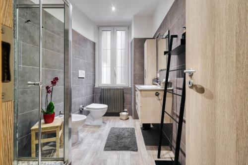 Kúpeľňa v ubytovaní Double Rooms in zona Città Studi