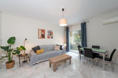 Cozy 1Bdrm Apt/walk to the beach