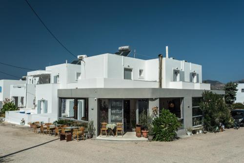 Gallery image of V-rooms in Milos Cyclades in Pollonia