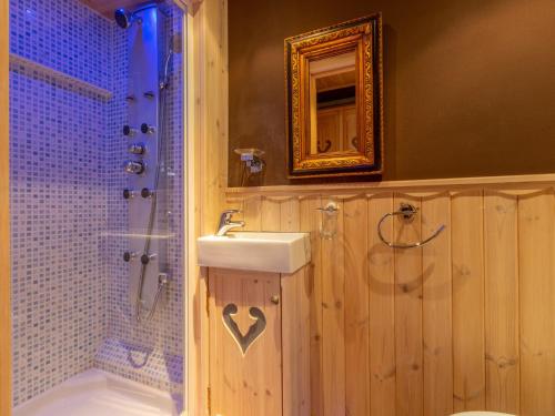 a bathroom with a sink and a shower at Appartement La Clusaz, 4 pièces, 6 personnes - FR-1-304-112 in La Clusaz