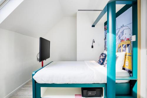 B&B HOTEL Brussels Centre Louiseにあるベッド