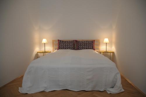 Beautiful Central Flat Top-17