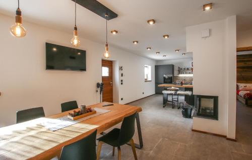 Dapur atau dapur kecil di Pet Friendly Home In Castello Tesino