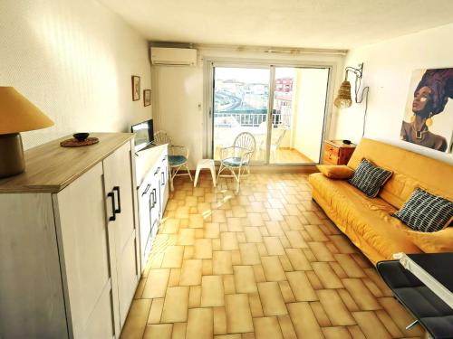 Studio climatisé avec piscine et parking à 20m de la mer - FR-1-607-75