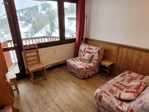 Photo de la galerie de l'établissement Studio rénové, accès direct aux pistes, balcon, tout confort - FR-1-181-2638, à La Plagne Tarentaise