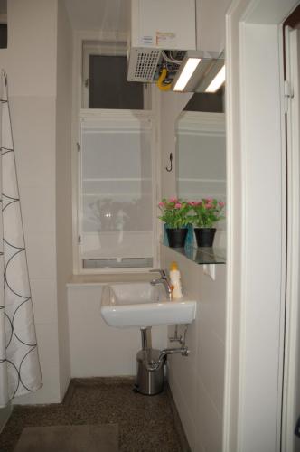 Lovely Renovated Apartment Top 11 - Easy Self Check in